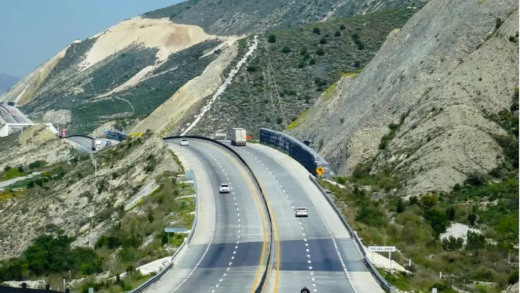 Accidente En Carretera a Saltillo Deja Dos Lesionados En García