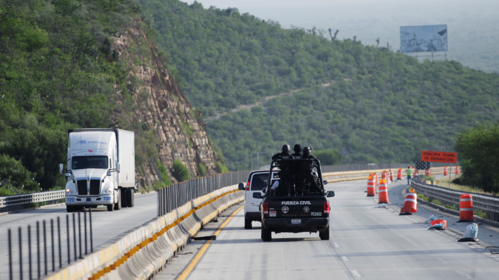 Crimen Se Apodera De Autopista a Laredo En Nuevo León