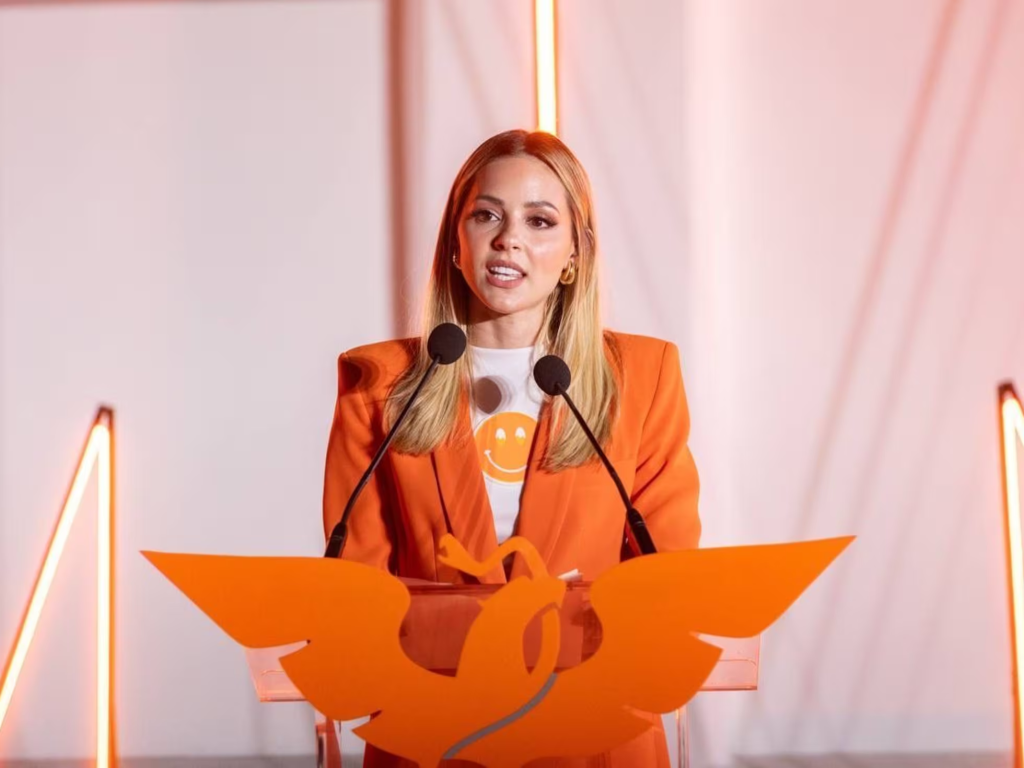 Image - Regios Al Cuadrado Mariana Rodríguez Critica Pintas Pero Inunda Nl De Naranja