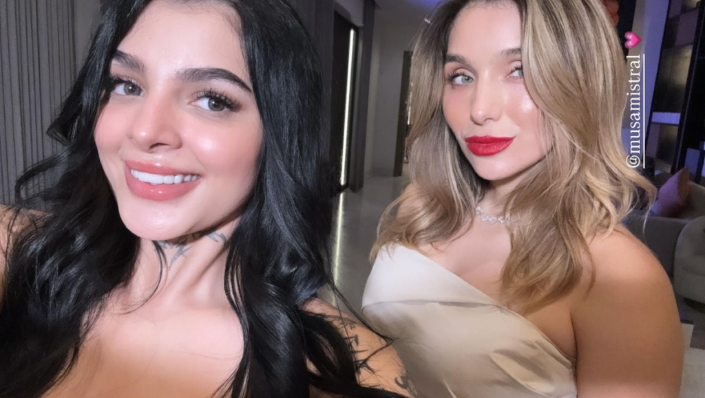 Karely-ruiz-marcela-mistral-poncho-de-nigris