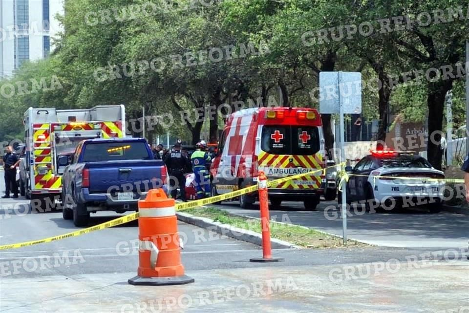 Image - Regios Al Cuadrado Socorristas Atienden Al Herido Del Ataque Armado En Arboleda, San Pedro.