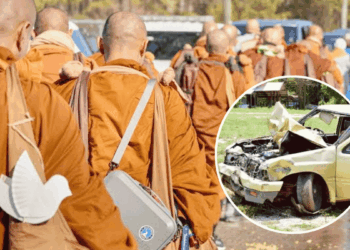 Group of Buddhist Monks in Orange Robes Standing Together; Circular Inset Shows a Yellow Car in a Severe Crash. - Regios Al Cuadrado